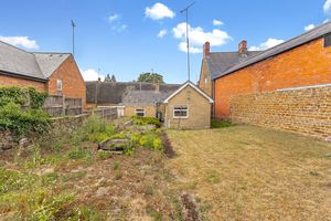 11 Culworth Road Chipping Warden